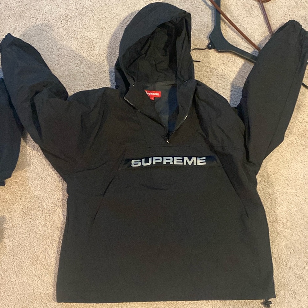 Supreme rain jacket size M